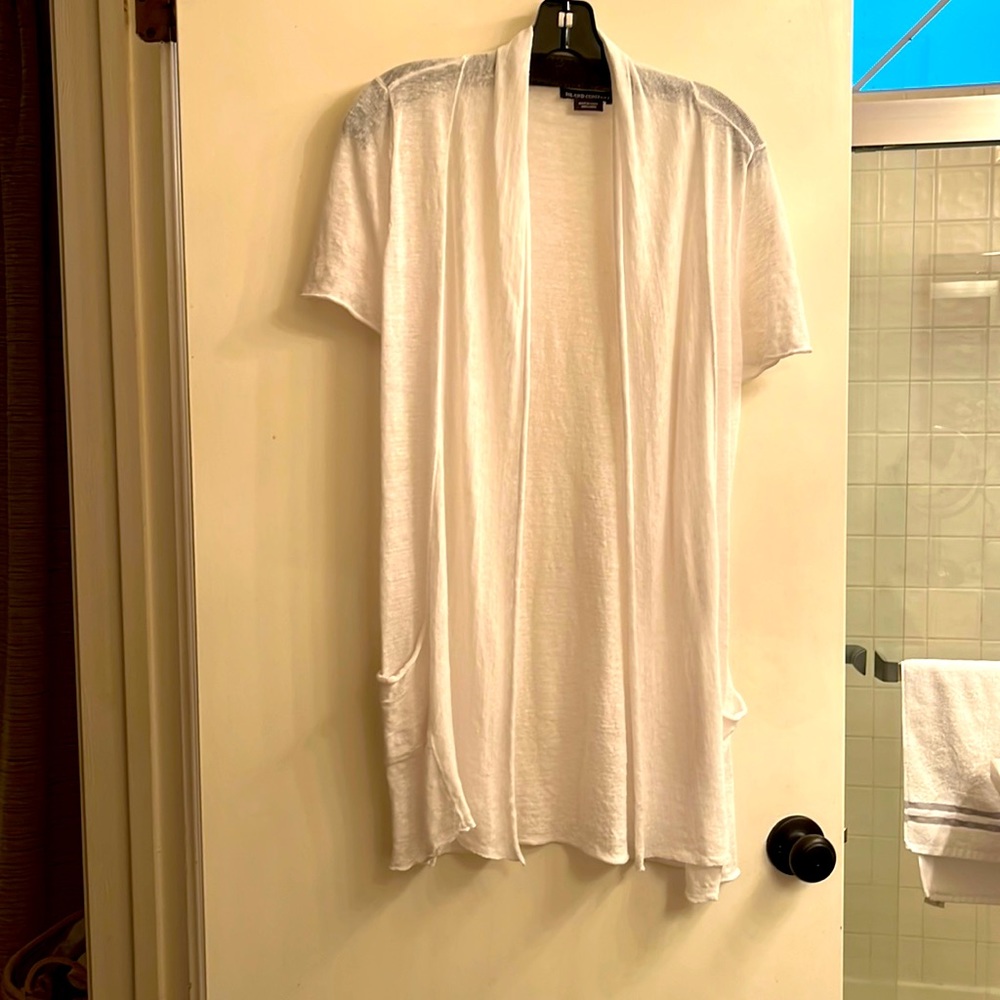 This long cardigan shirt sleeve is clean, perfectly dry, cleaned .